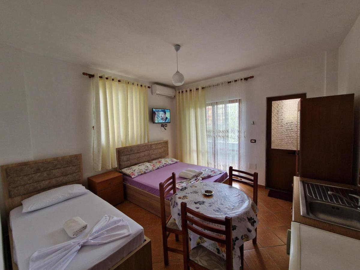 Guest House "Pisha" Durrës Exterior foto