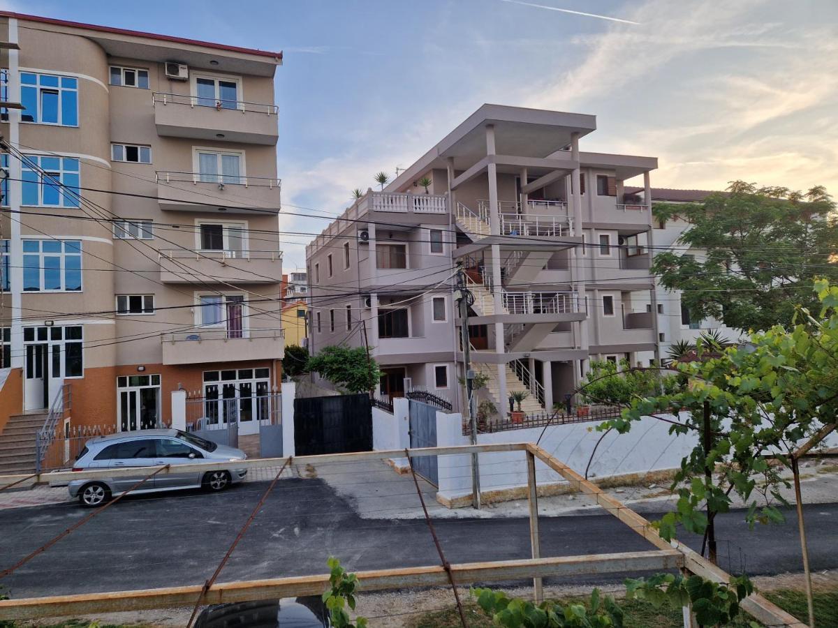 Guest House "Pisha" Durrës Exterior foto