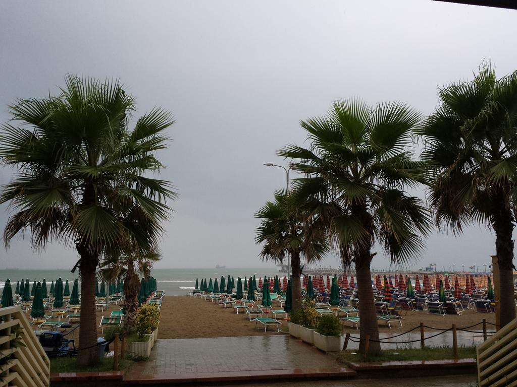 Guest House "Pisha" Durrës Exterior foto